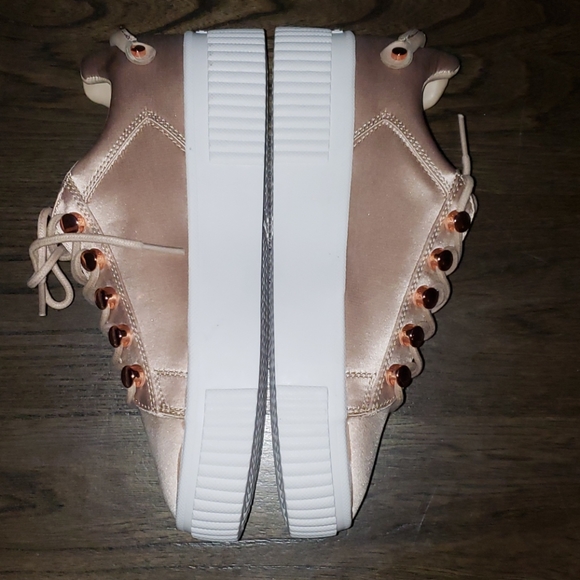Kendall + Kylie Rae 3 Rose Gold Satin Platform Sneaker 7.5 - Picture 8 of 17